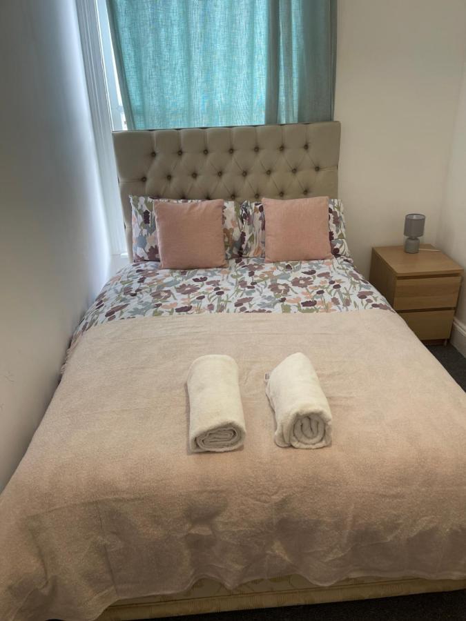 Private Room 6 Bristol Bagian luar foto